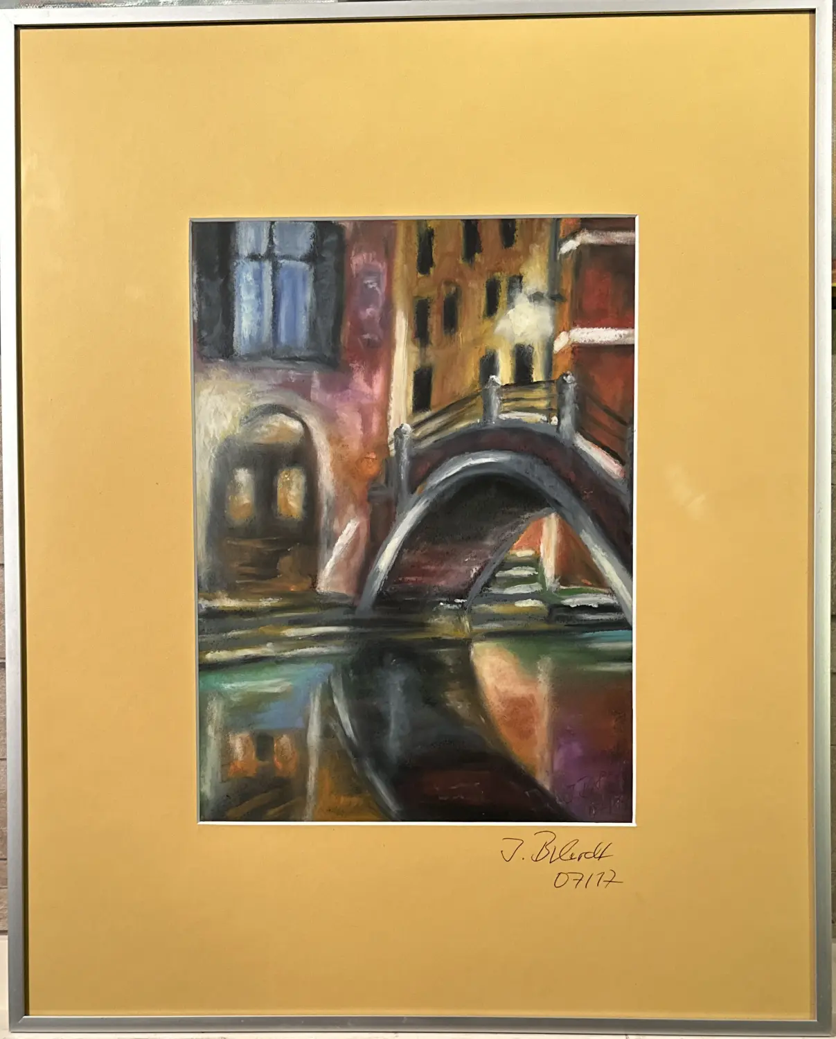 Venedig Wassergasse Oelkreide Glas-Alurahmen +Passp von Ines Burkhardt